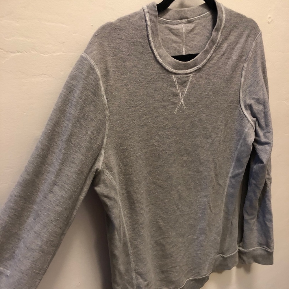 Grey Men’s Lululemon Sweatshirt